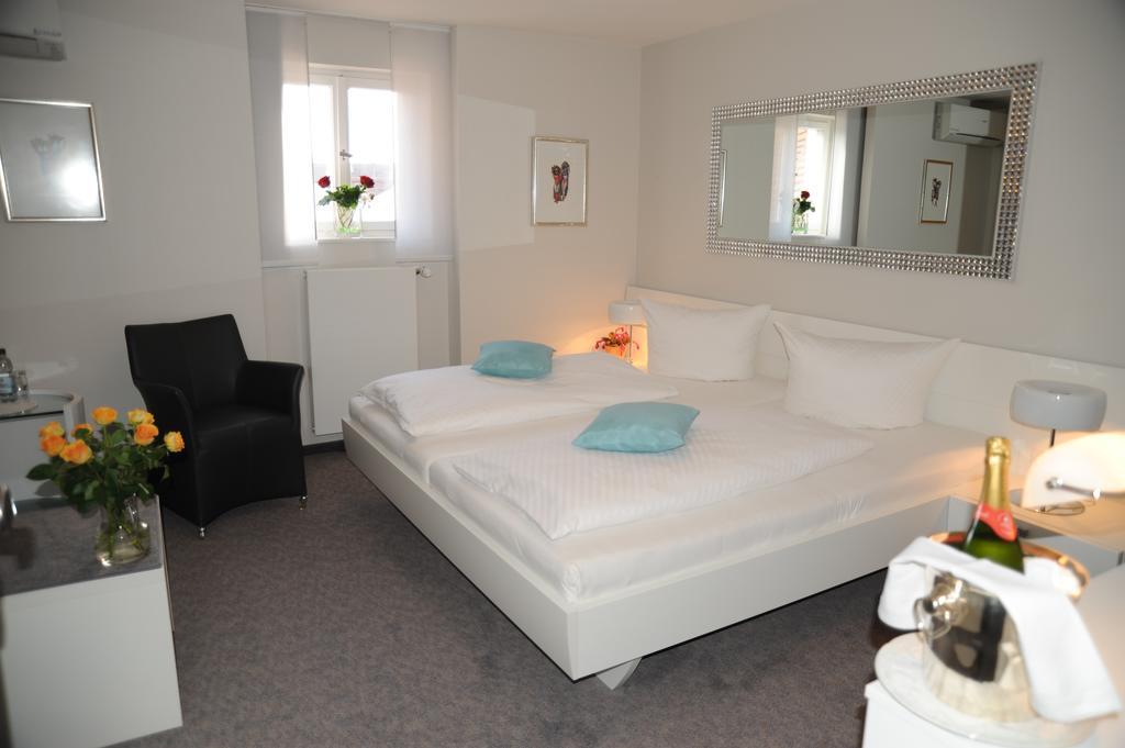 Hotel Adler - Weil Am Rhein Eksteriør billede